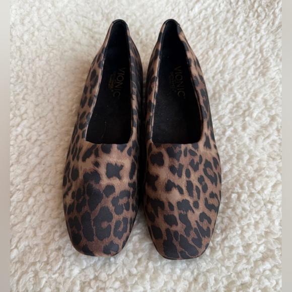 Vionic Shoes - Vionic women’s Powell Leopard Orthotic Flats Comfort Loafers Size 7.5